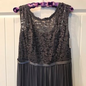 NWT David’s Bridal Formal Size 18